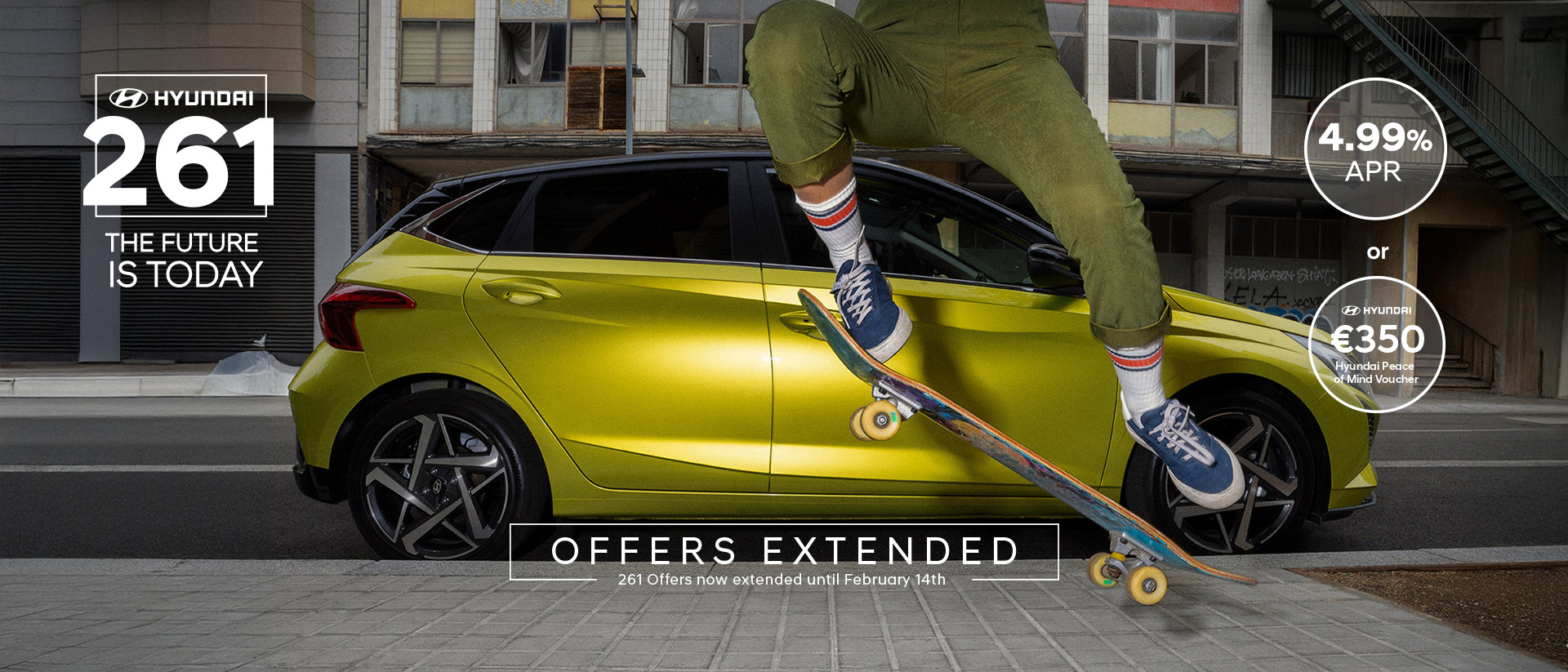 A young woman skateboarding in the street with a Hyundai i20 in the background.	